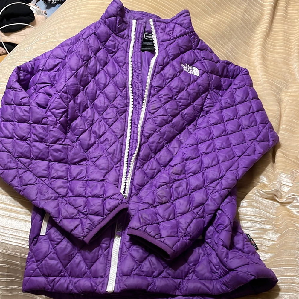 North Face Women’s Purple Puffer Thermoball Jacket woman’s S/M girls L 4/16